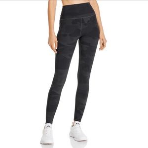 Alo Yoga Vapor Camouflage-print - XS - black/grey